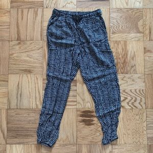 Uniqlo Flowy Patterned jogger pants